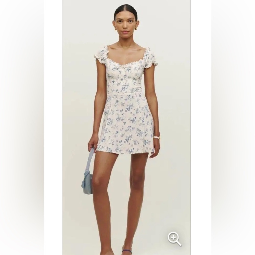 $269 Reformation Pacey Dress in Lula Size 12 Floral white & blue 🤍💙 - Picture 2 of 11